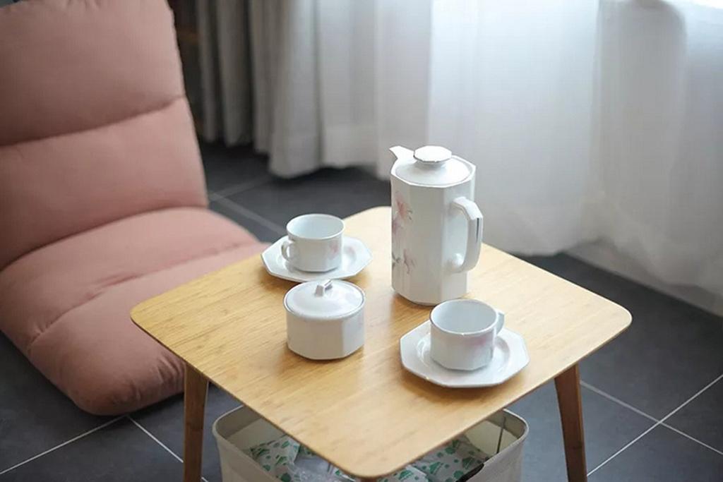【简约舒适88㎡】阳台茶几.jpg